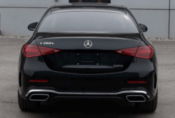 新奔馳C級諜照,不僅有三叉戟大燈,還有2.0T?