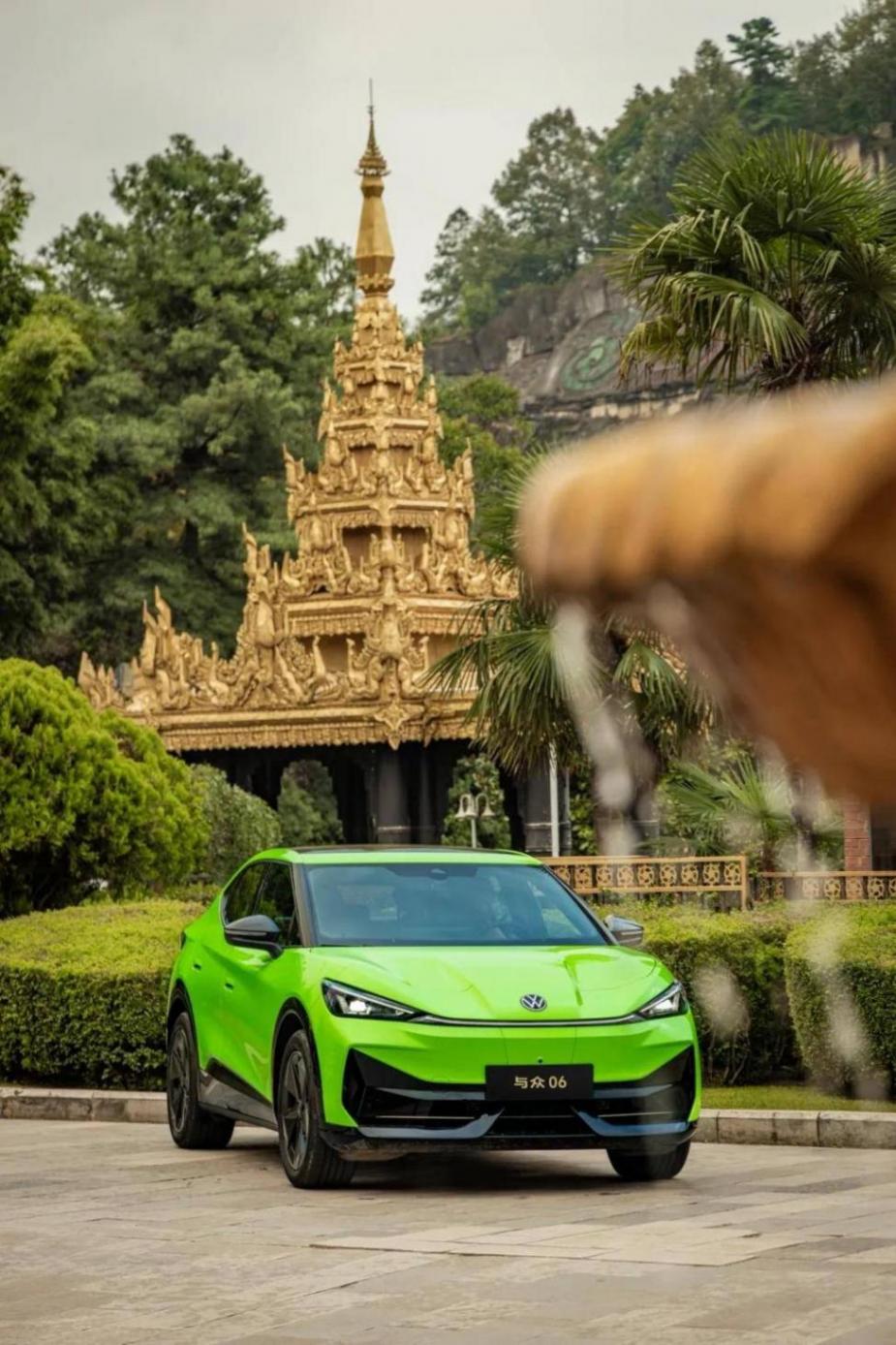 色彩與操控的雙重奏:深度體驗與眾06的“金標”內涵