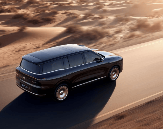 上汽智己LS9:以巔峰科技顛覆30萬級大六座SUV格局