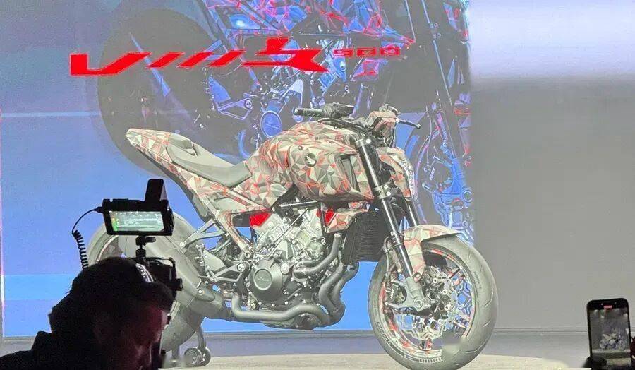 本田V3增壓發動機實車亮相!E-Clutch加速普及,多款新車登場