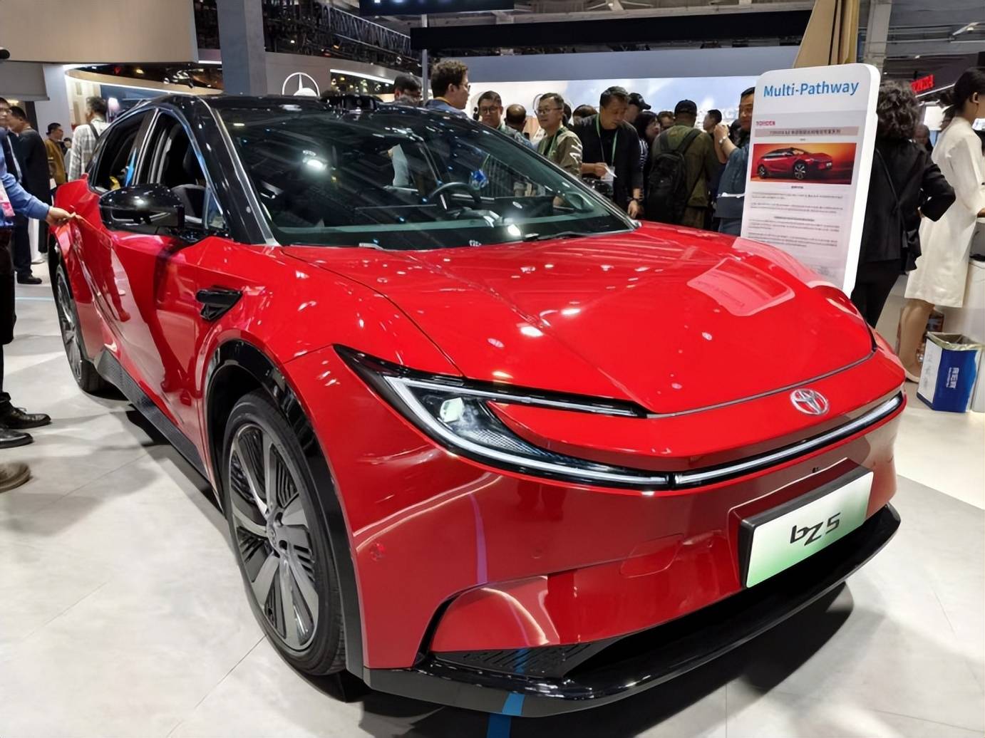 進博會也在進化,12家跨國車企亮出的“洋貨”能有多吸引人