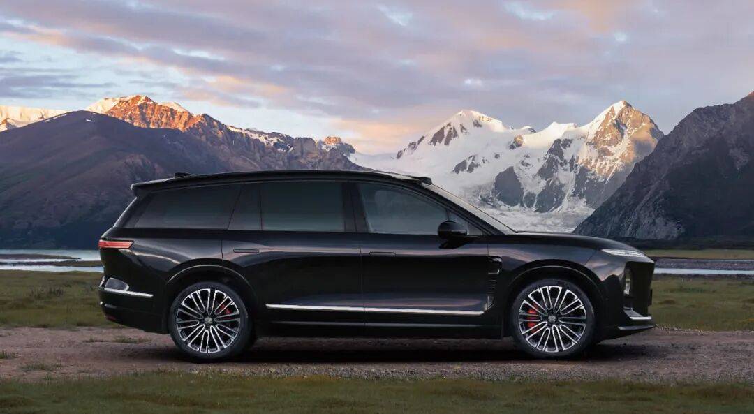 堅守純電,蔚來、特斯拉越發“孤獨”?