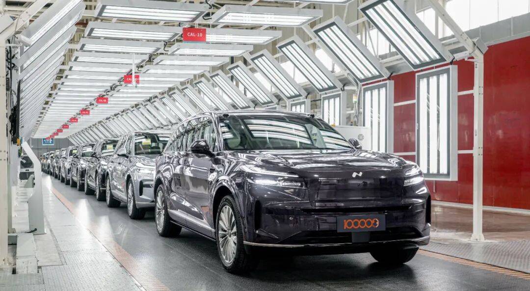 堅守純電,蔚來、特斯拉越發“孤獨”?