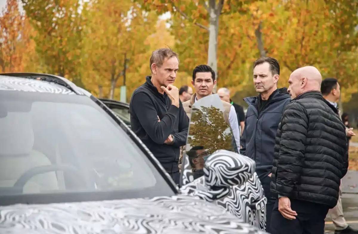 疑似ID.EVO量產(chǎn)版諜照!大型純電SUV,前臉革新,造型高度還原概念車