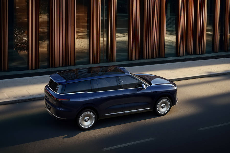 搭“恒星”超級增程/售價32.28萬起 智己LS9正式上市