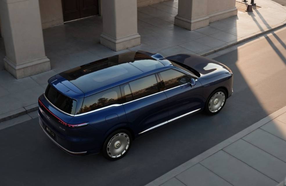 智己LS9上市限時32.28萬起 全系標配800V/純電續航402km