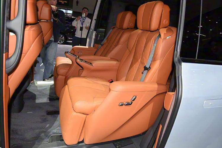 11月份五款高端綠牌MPV汽車備戰(zhàn)廣州車展!