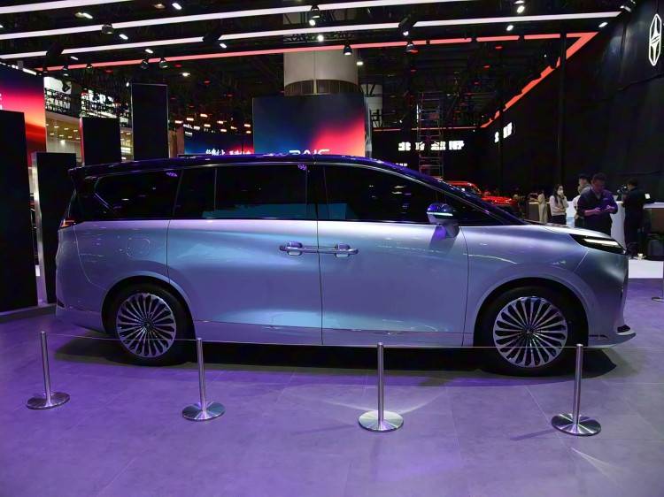 11月份五款高端綠牌MPV汽車備戰(zhàn)廣州車展!