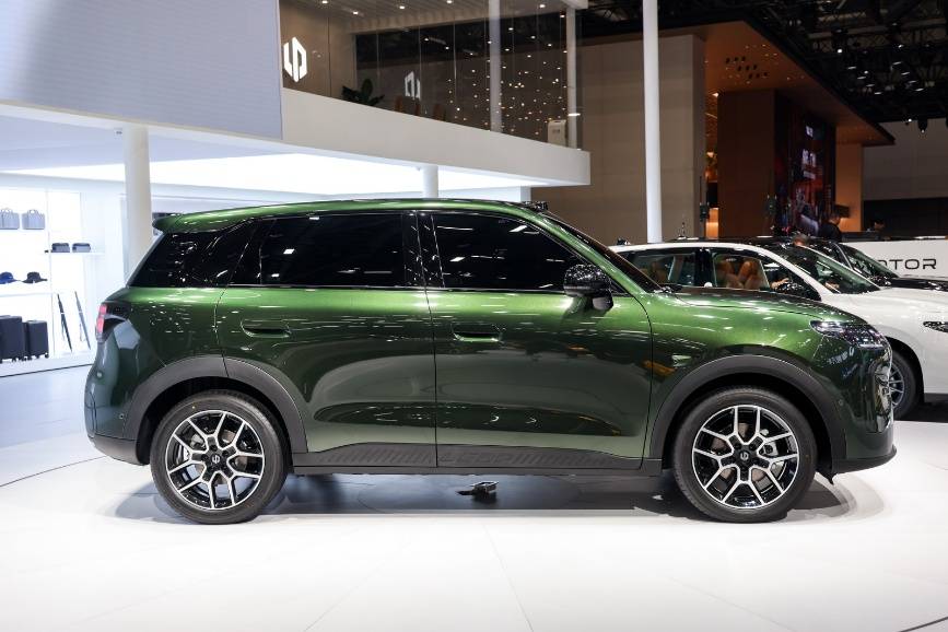 零跑A10首次亮相,懸念拉滿,十萬內到底能做到什么水平?