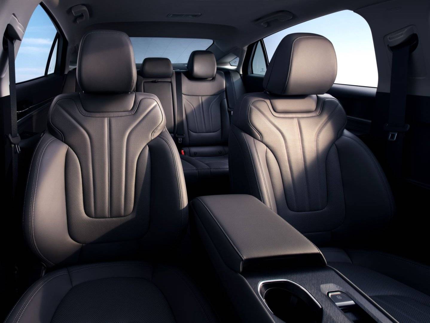 以「四大」實(shí)力重塑價(jià)值標(biāo)桿 新蒙迪歐為B級(jí)轎車注入美式活力