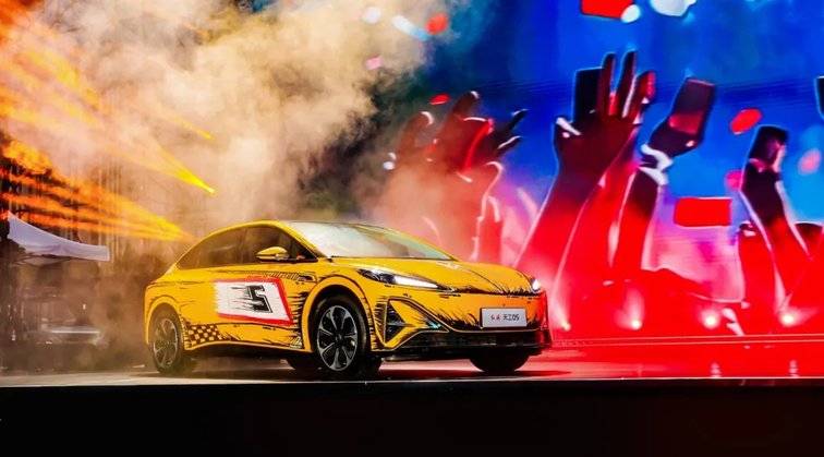 對話柳長慶:從品牌煥新到戰略升維,紅旗的變與不變