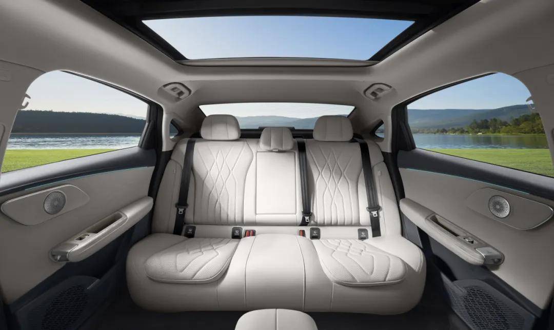 暴擊三連問:動力、安全、舒適,風云A8L你妥協了哪一樣?