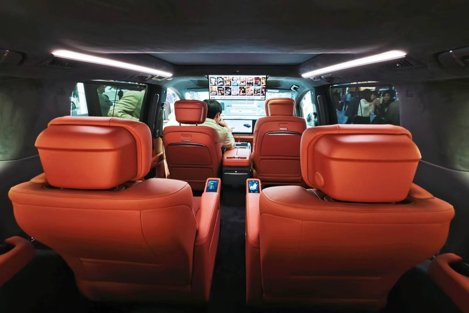 別克至境世家廣州首秀,比世紀更全面的新能源旗艦MPV,50萬起?