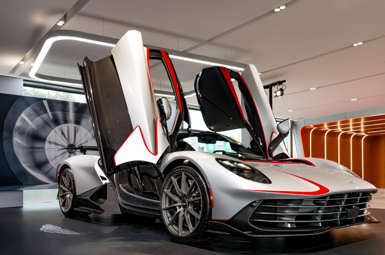 不做電動先鋒,做混動極致 阿斯頓·馬丁的差異化生存