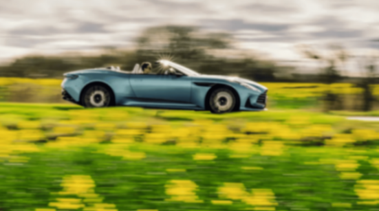 阿斯頓·馬丁DB12 Volante:拳打賓利歐陸GTC,腳踢法拉利Roma Spider