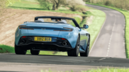 阿斯頓·馬丁DB12 Volante:拳打賓利歐陸GTC,腳踢法拉利Roma Spider