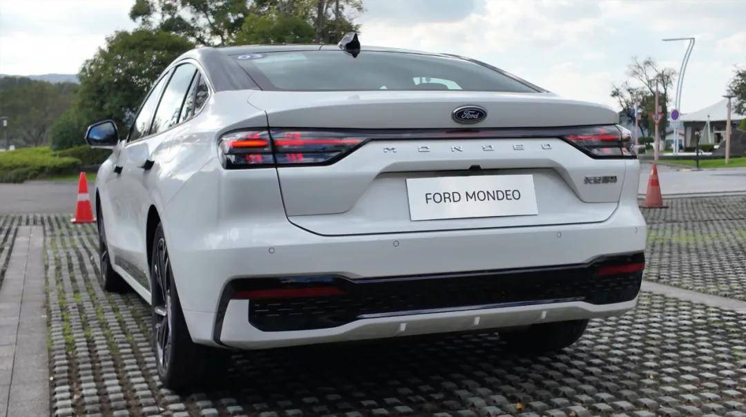 新能源風(fēng)味的燃油轎車,就該這樣?