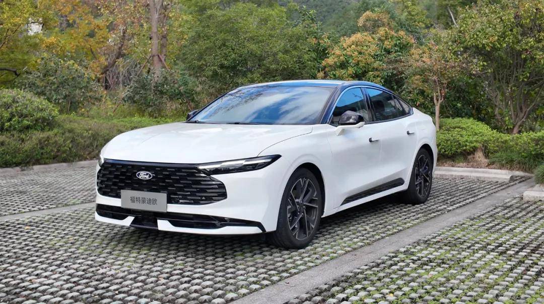 新能源風(fēng)味的燃油轎車,就該這樣?