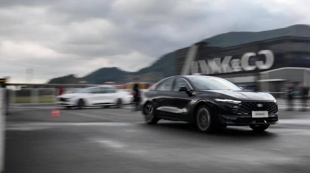 新能源風(fēng)味的燃油轎車,就該這樣?