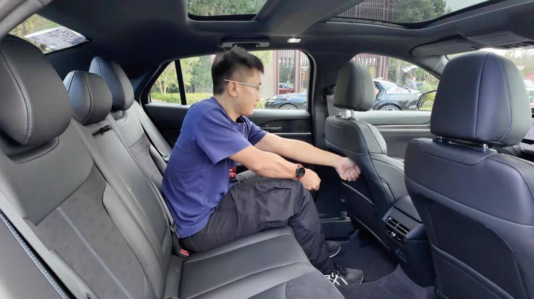 新能源風(fēng)味的燃油轎車,就該這樣?