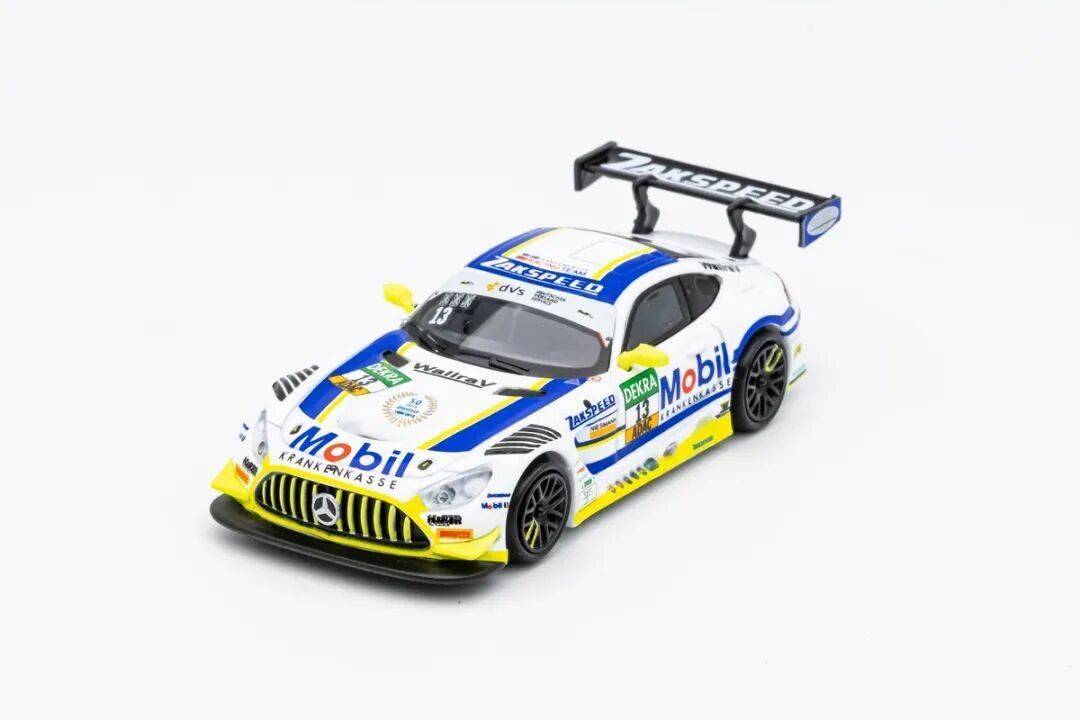 梅賽德斯-AMG GT3是一款專為GT3賽事打造的高性能賽車,代表了奔馳在賽車運(yùn)動領(lǐng)域的頂尖技術(shù)水準(zhǔn)