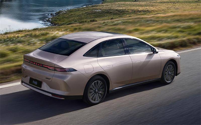 合資B級(jí)車降到9萬,日產(chǎn)N6除了大沙發(fā)還有啥?