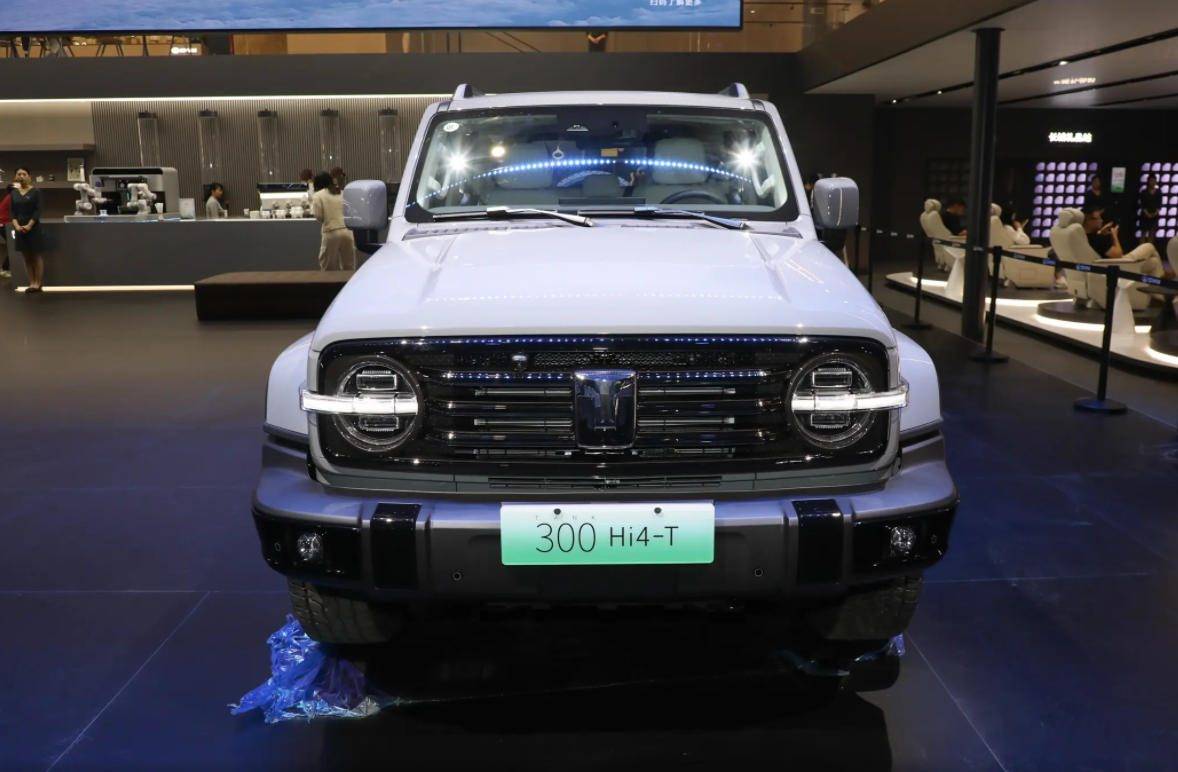 最新坦克300插混版 換了新電池 還有什么不同