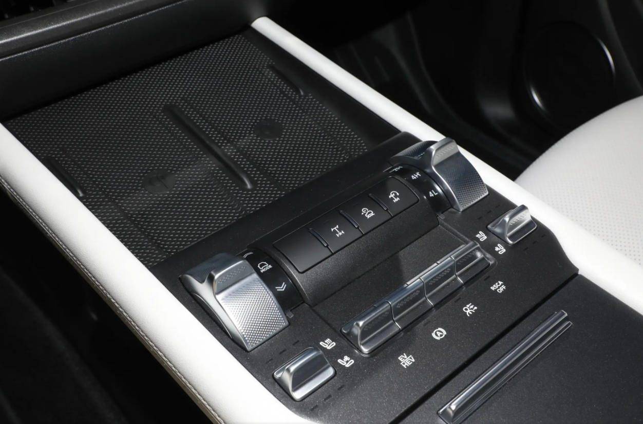 最新坦克300插混版 換了新電池 還有什么不同