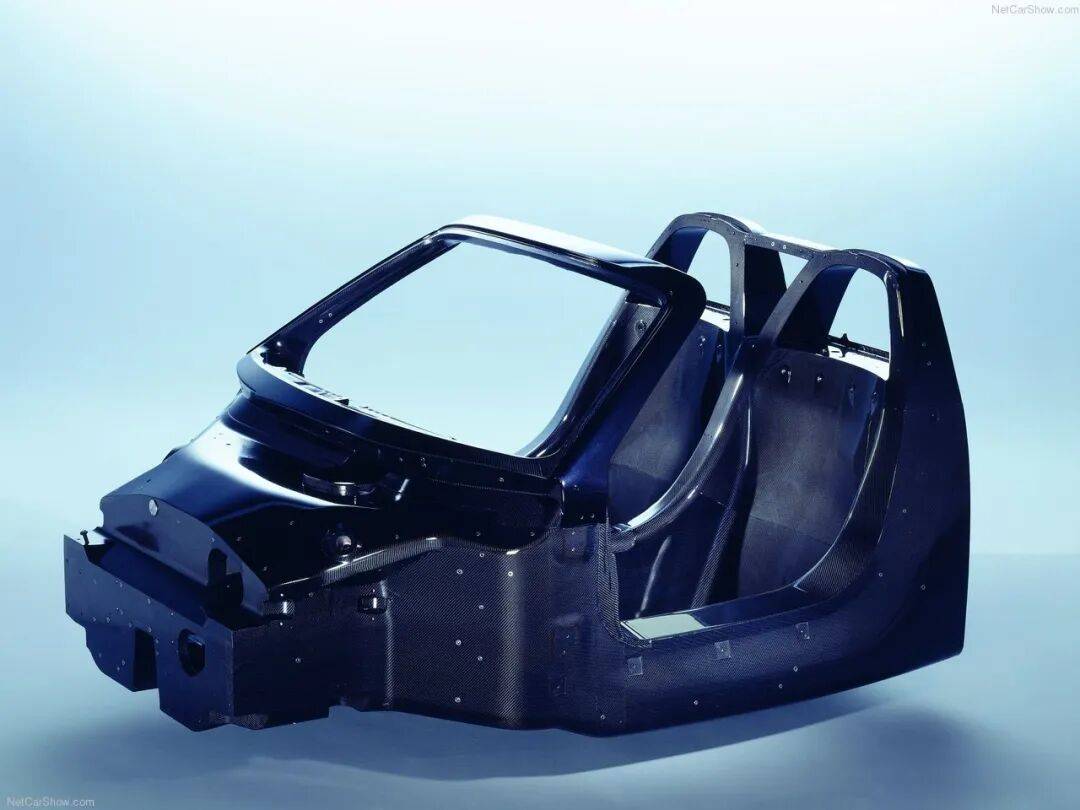 兩千萬的手動擋:能買Carrera GT的人,不關心這車多少錢