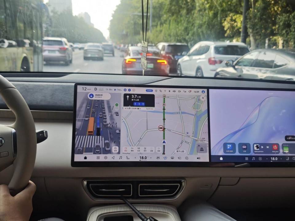 比亞迪放大招了?這些車型又升級了,ETC能自己過,比肩華為ADS