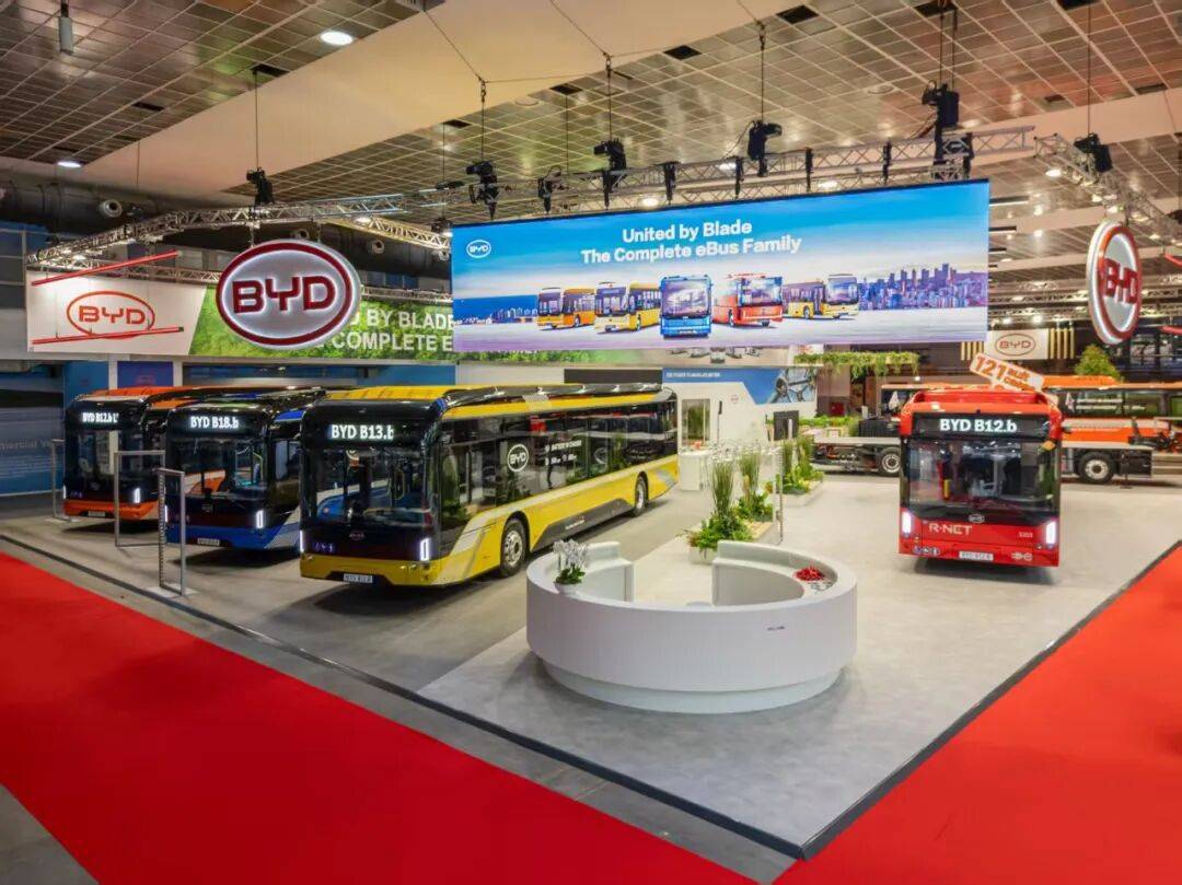 比亞迪電動大巴雙車型獲2026德國設計獎